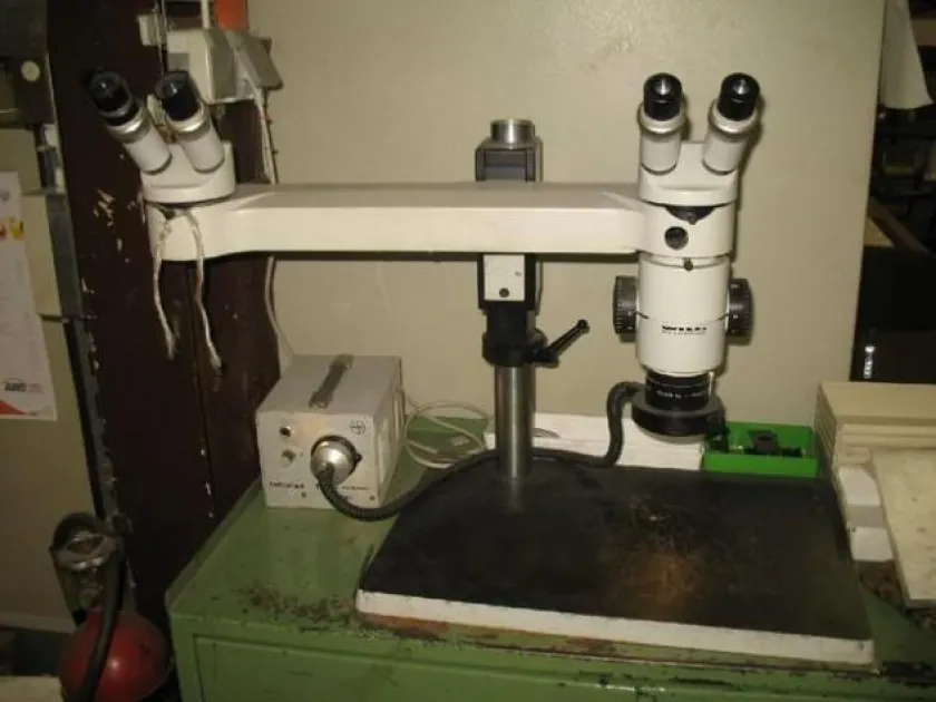 Doppel-Stereomikroskop mit Lichtquelle Wild M650 Bild 1